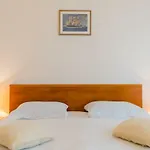 Lena Apartman *