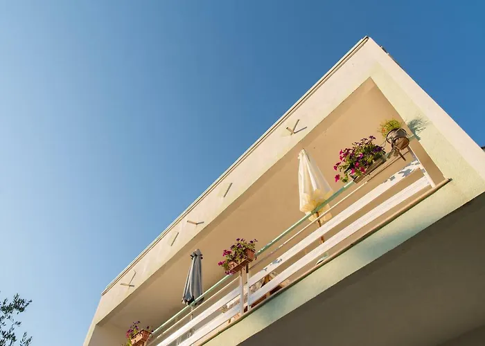 Lena Apartament *