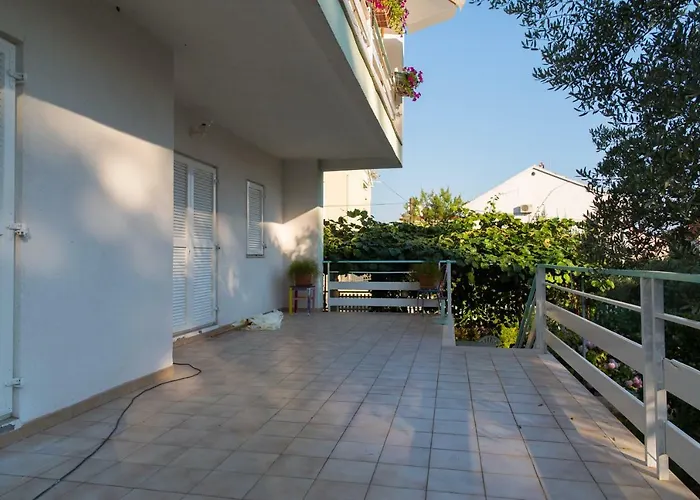 Lena
