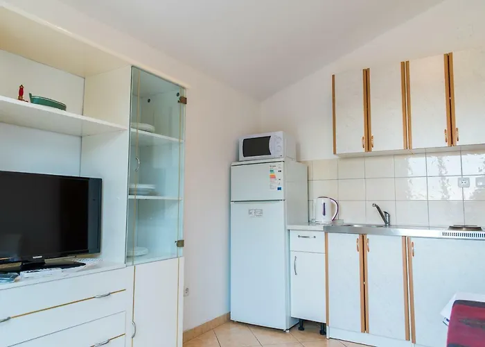 Lena Apartament *