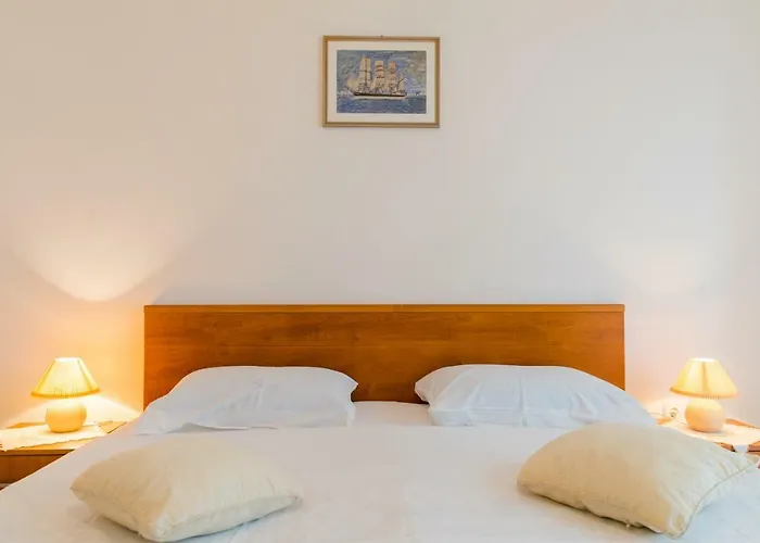 Lena Apartament *