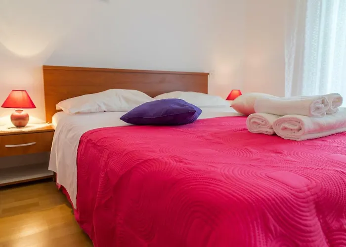 Lena Apartament